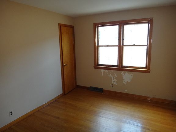 5th image of 8746 S Fairfield Ave