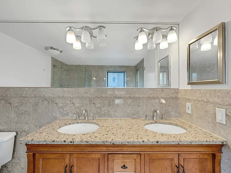 418 Chase Ct — Photo 21