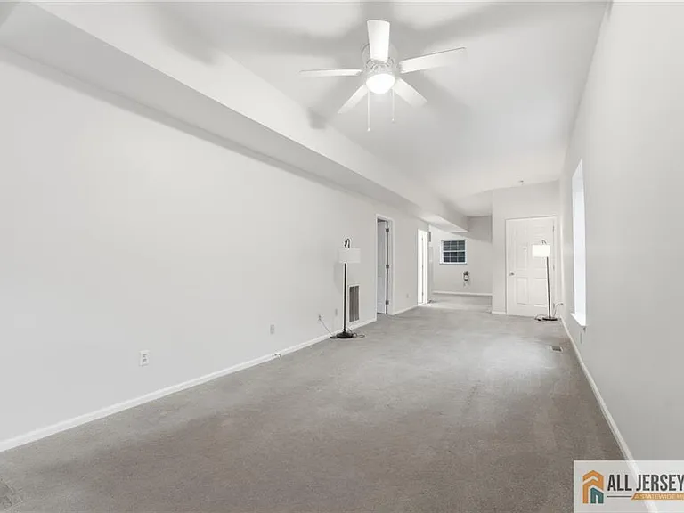 42 Main St #1 — Photo 10