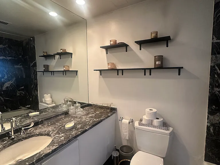 216 E 47th St #20A — Photo 9