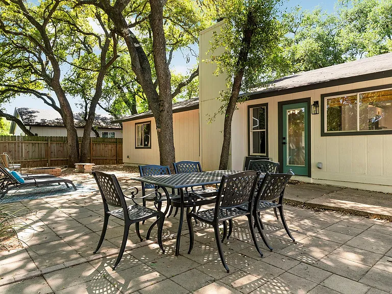 7507 Bender Dr — Photo 24
