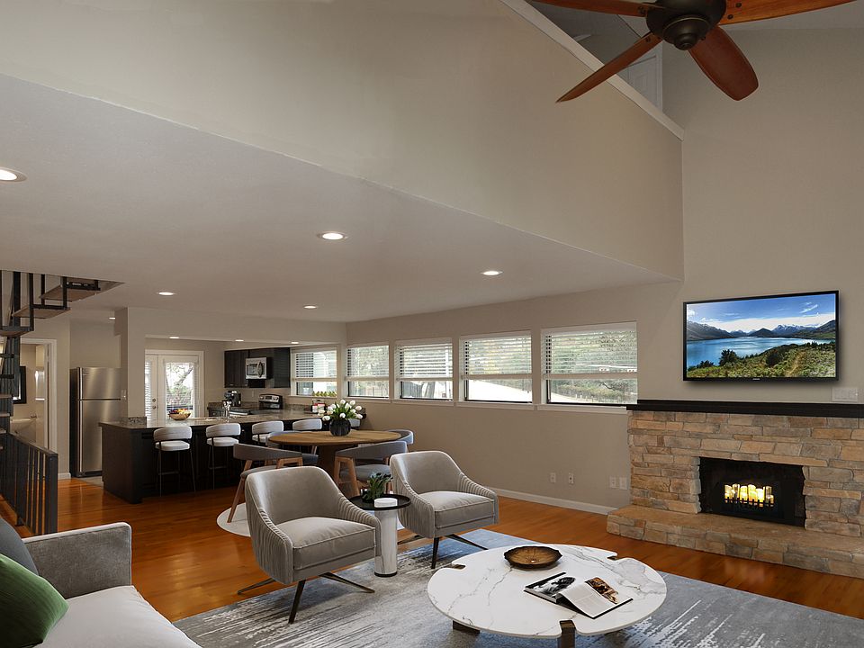 Fabulous open floor plan filled with natural light!