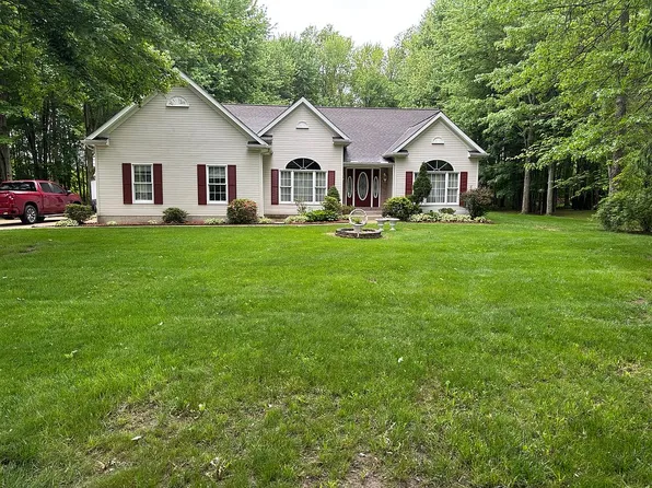 11008 Riverwood Dr, Grafton, OH 44044