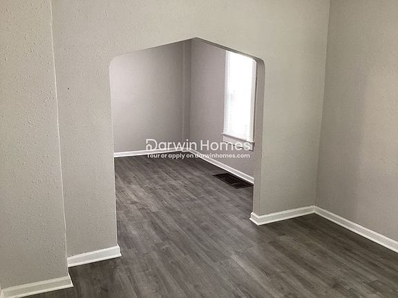 2nd image of 141 N Bellaire Ave