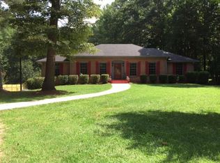 105 Cedar Cir, Fayetteville, GA 30214