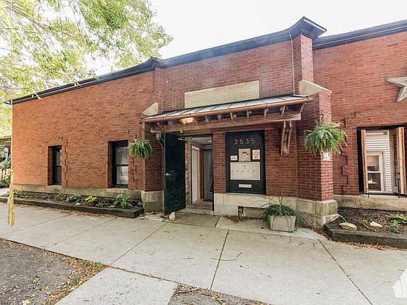 2nd image of 3535 W Wrightwood Ave