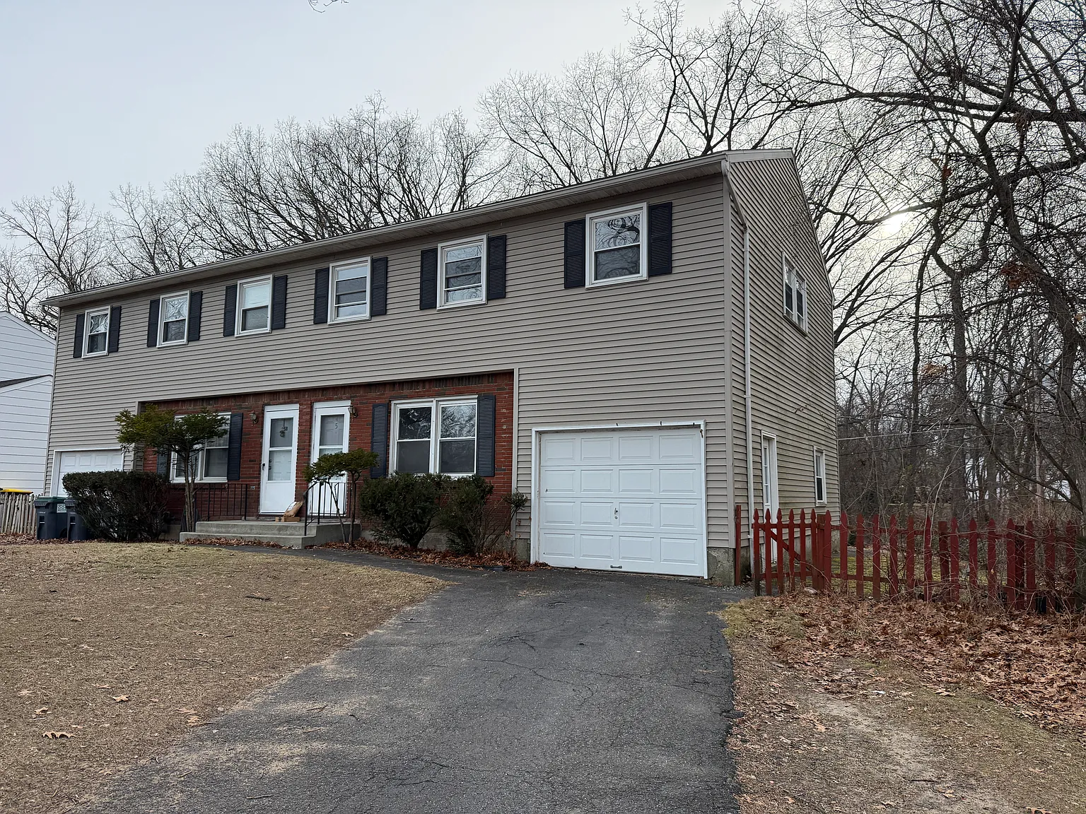 3 bed, 1.5 bath, 1288 sqft, $1,900 — Photo 2