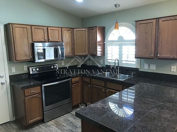 2nd image of 42006 W Anne Ln