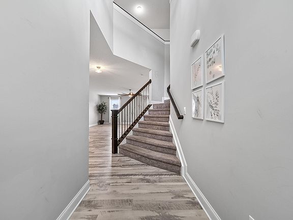 5th image of 186 Mannaseh Dr W
