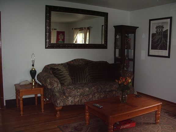 3rd image of 814 22nd Ave N