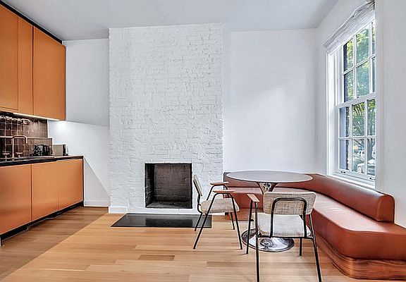 5th image of 290 W 11th St #1CD