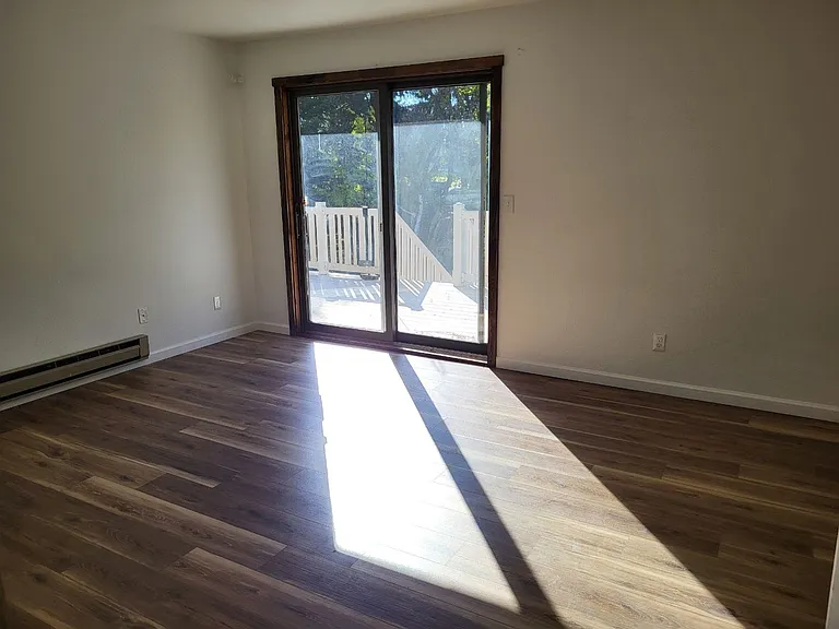 110 W Graf St — Photo 3