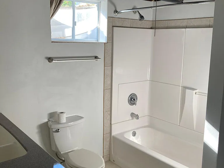 13400 Locust St — Photo 14