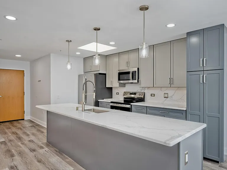 1800 Dewes St #305 — Photo 8