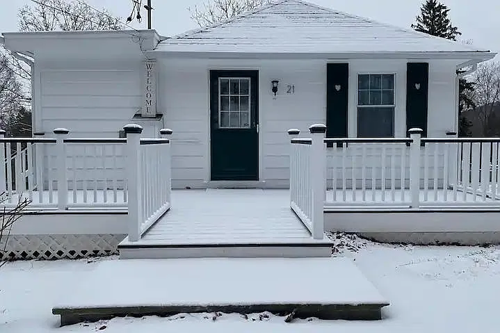 21 Maple Rd — Photo 2