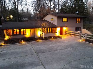 955 White Oak Dr, Springfield, OH