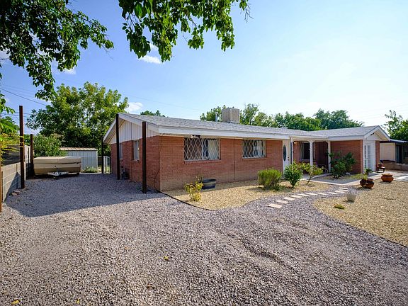 3rd image of 1030 Larry Dr