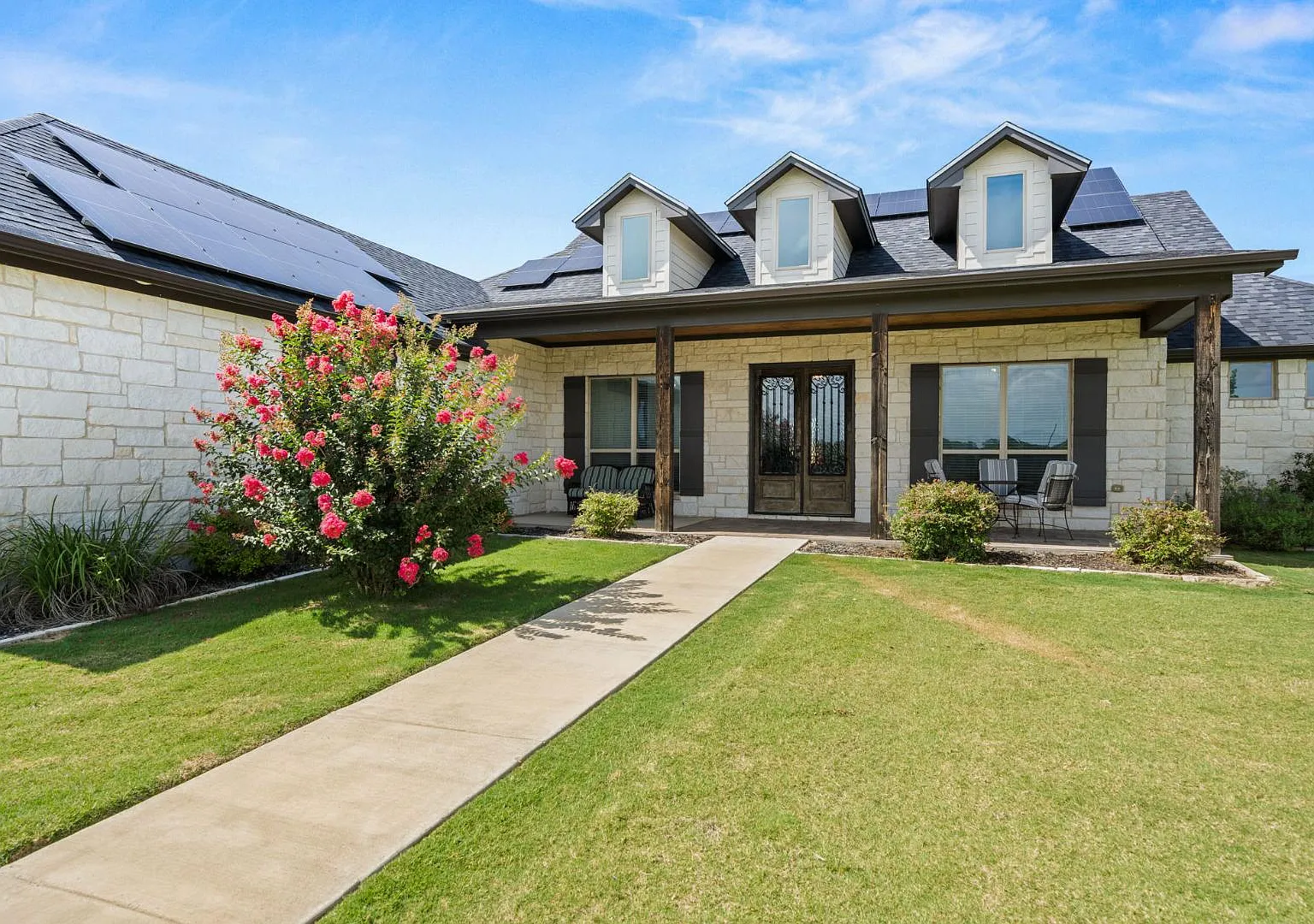 3020 Keifer Marshall Dr — Photo 1
