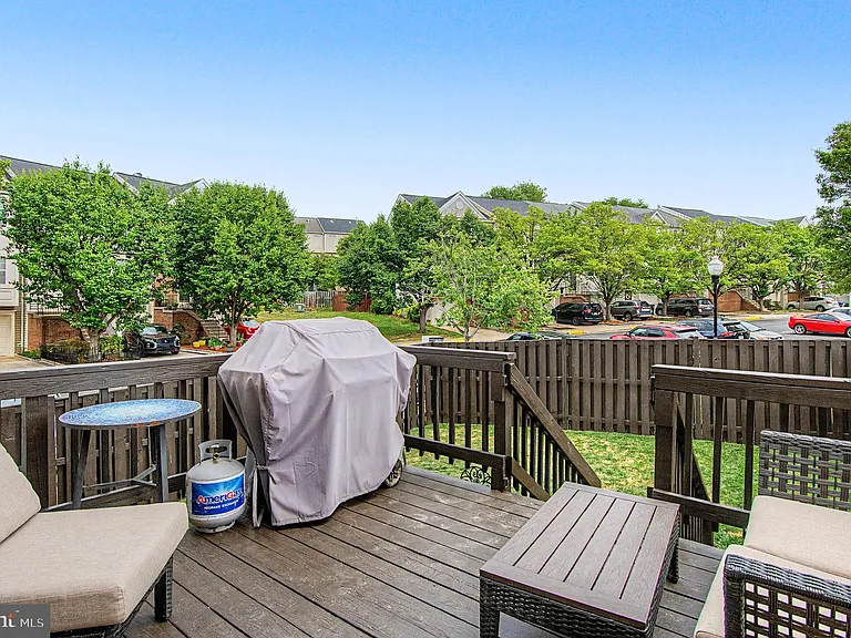 510 Lilac Ter NE — Photo 34