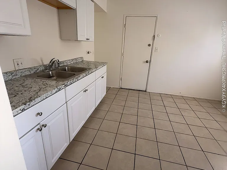 3500 N Chester Ave #3 — Photo 2
