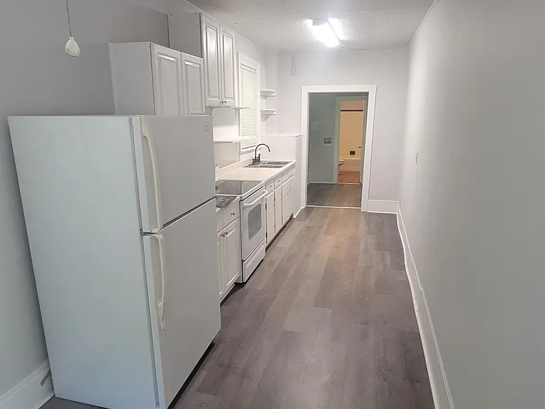 503 E Walnut St #B — Photo 1