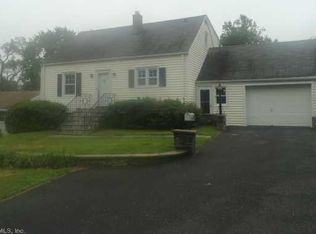 75 Craig Ln, Trumbull, CT 06611