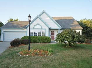 533 Greenwood Ct, Pewaukee, WI 53072