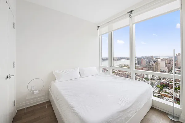 Sold by Compass | media 7