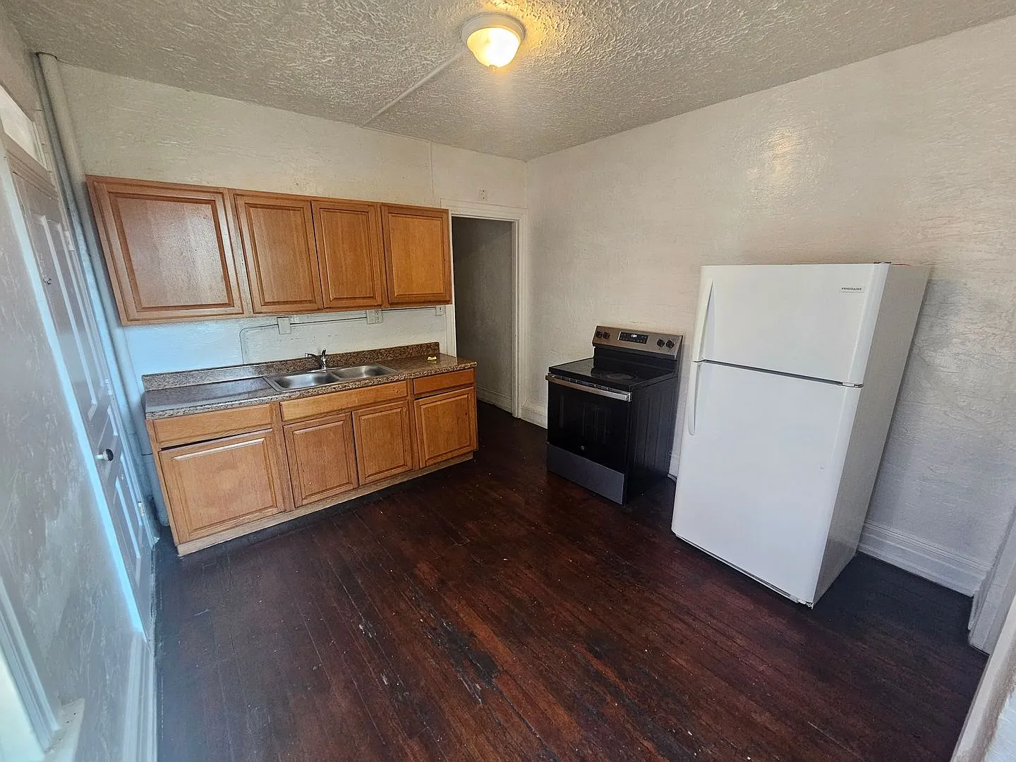 504 West King Street — Photo 4