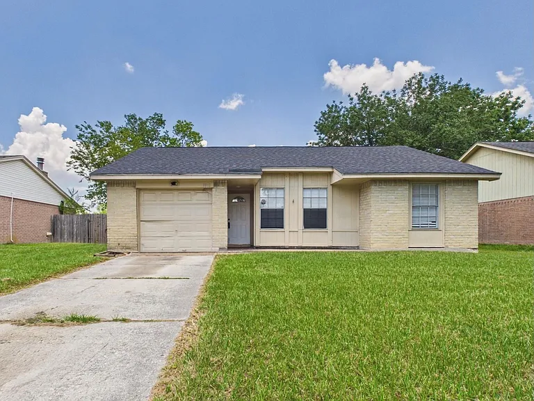 9918 Peachridge Dr — Photo 1