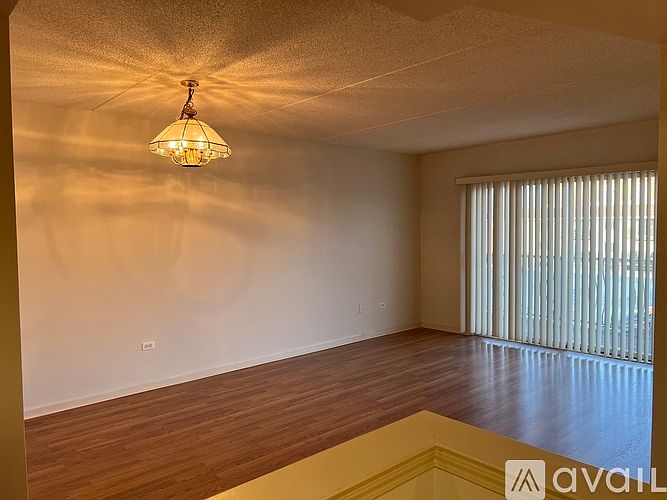 1st image of 6463 N Northwest Hwy APT 208