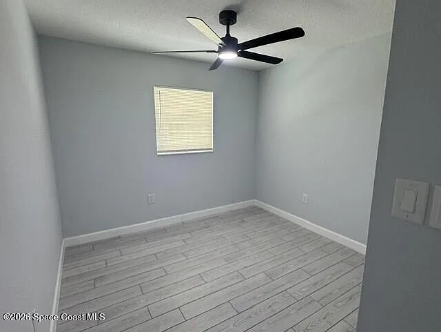 2137 Canterbury Ln — Photo 18