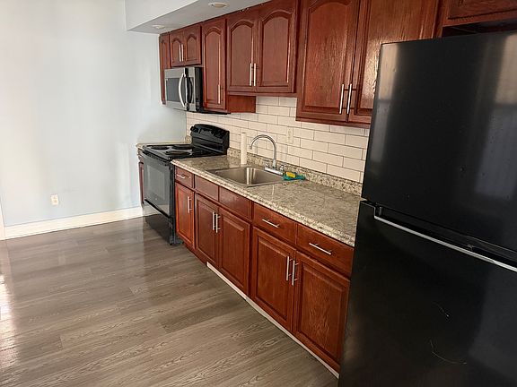 2nd image of 741 E Allegheny Ave #741