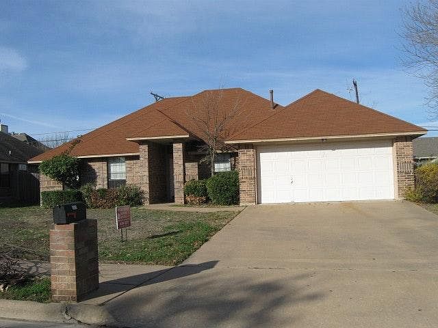 1st image of 408 Silver Creek Dr