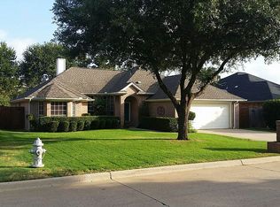 807 Twin Creek Dr, Mansfield, TX 76063