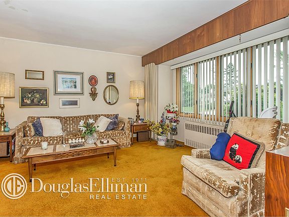4th image of 42 Eileen Ave