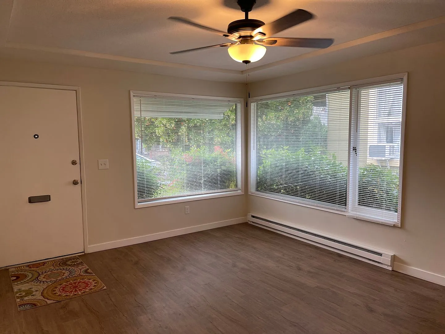 Adorable 2 bed 1 bath in the Foster-Powell neighborhood!! Like new remodeled — Photo 4