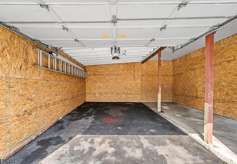59 Locust Ave #2R — Photo 9