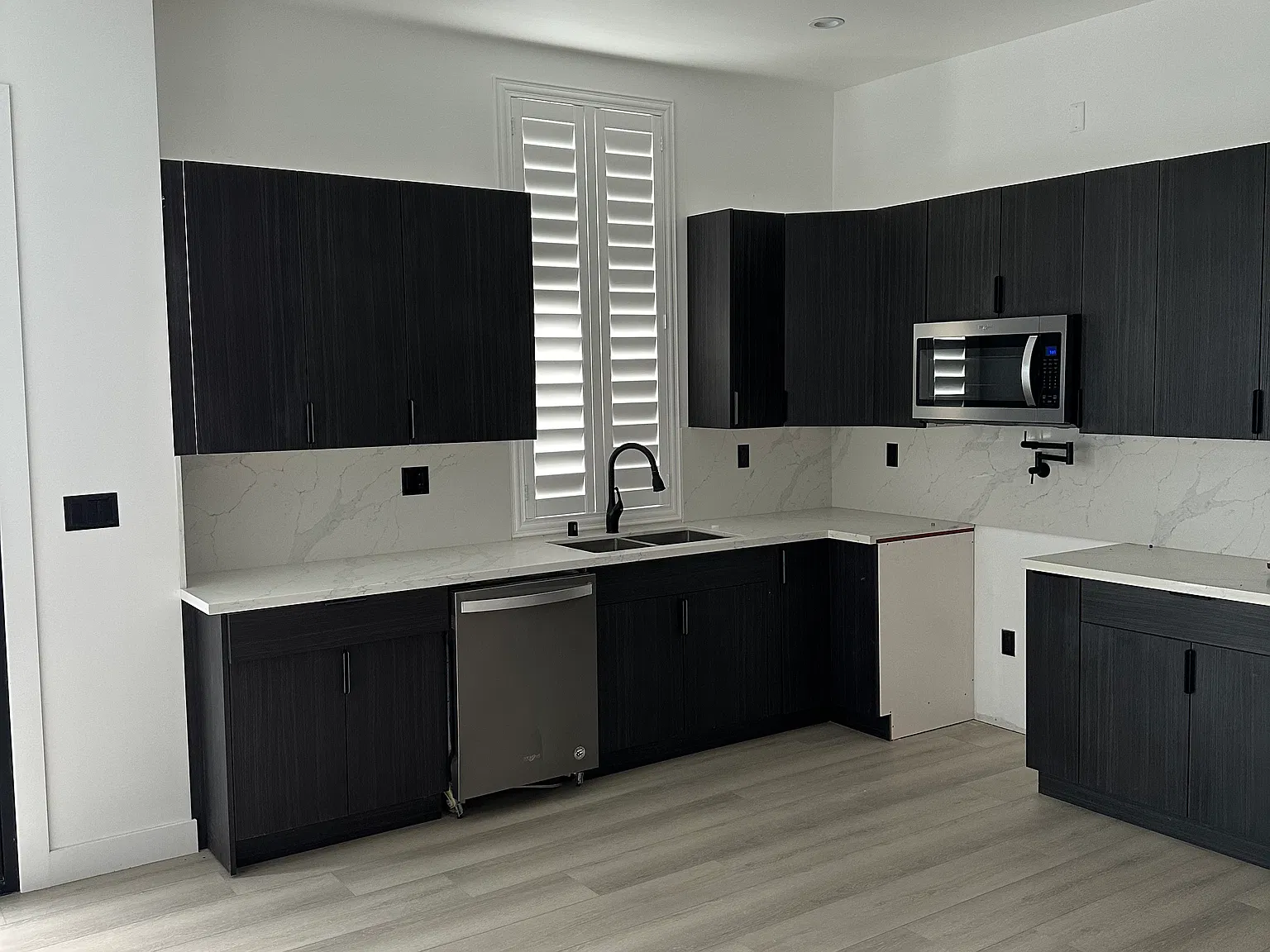 2 bed, 1076 sqft, $3,400 — Photo 4