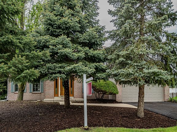 3rd image of 653 Birchwood Dr