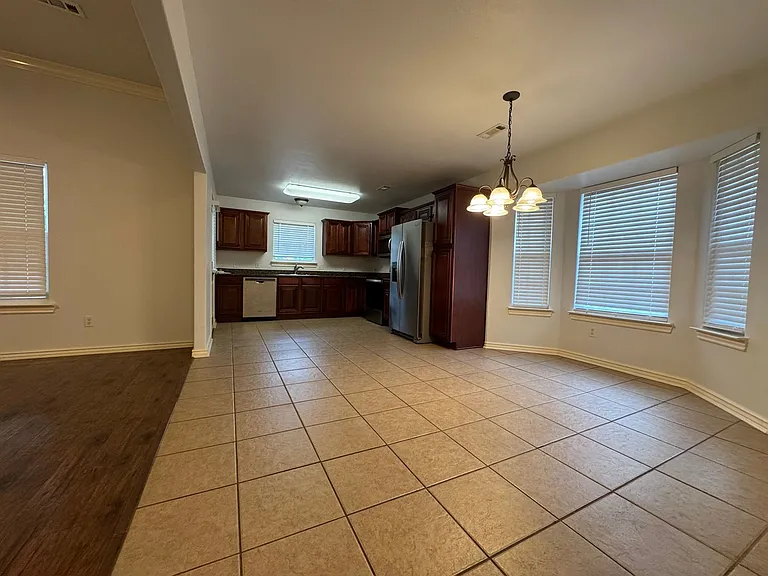 3905 W Amour Dr — Photo 7