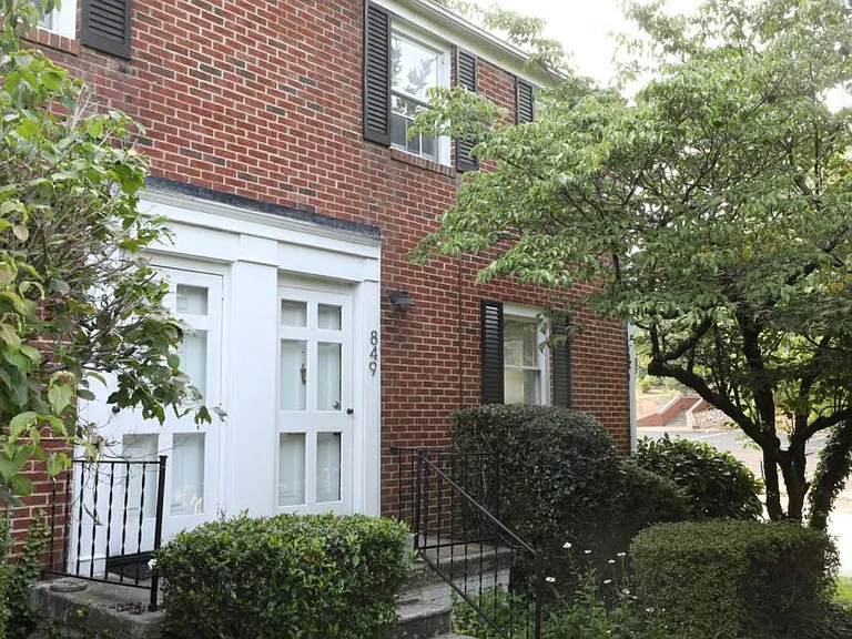 849 Bryan St — Photo 22