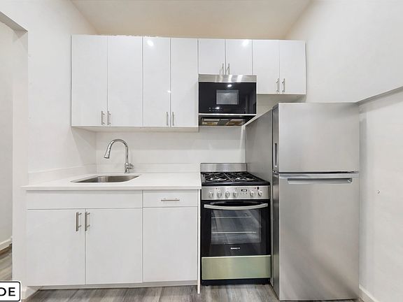 5th image of 155 E 92nd St APT 19
