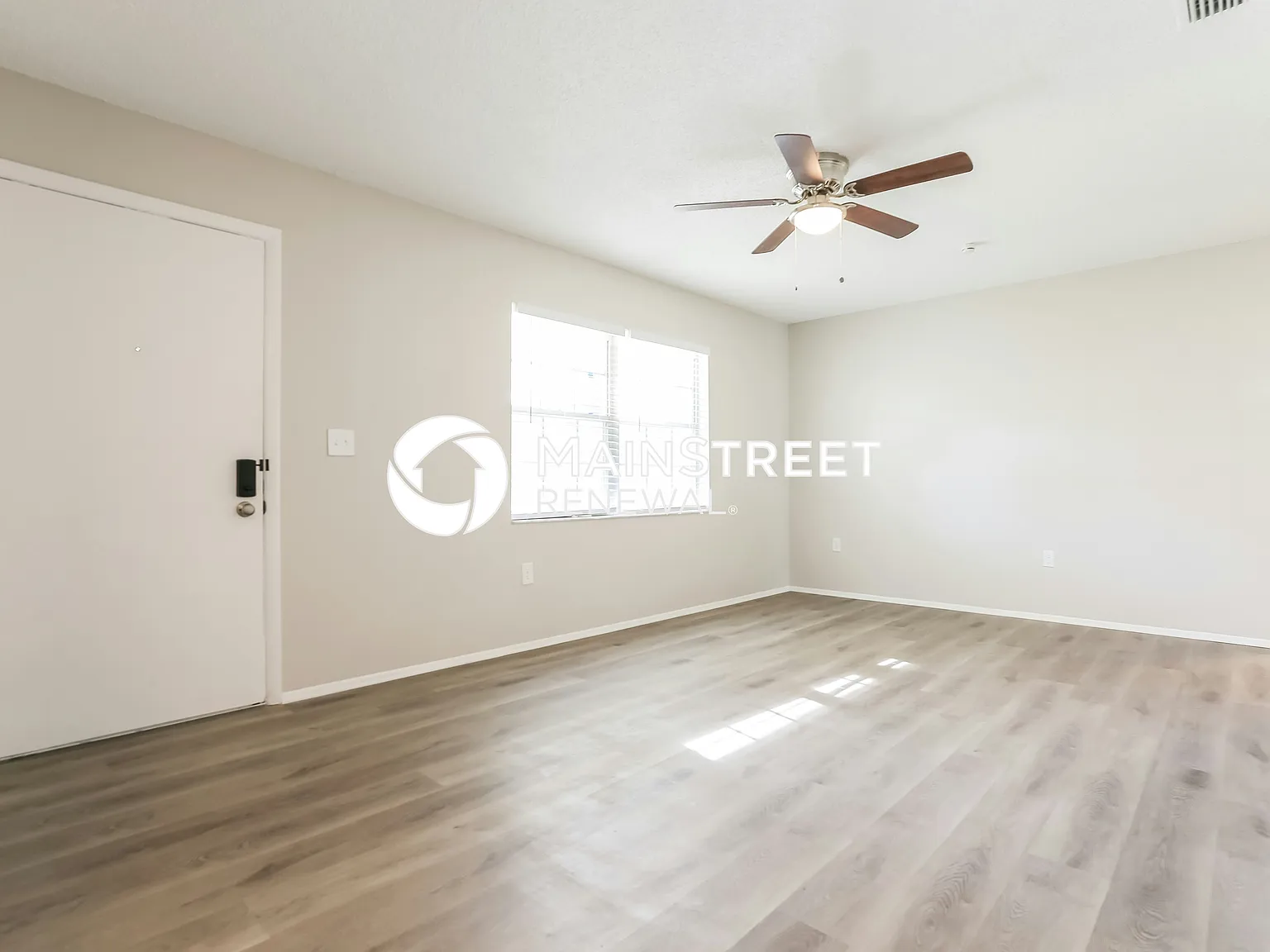 1032 HOPE ST — Photo 2