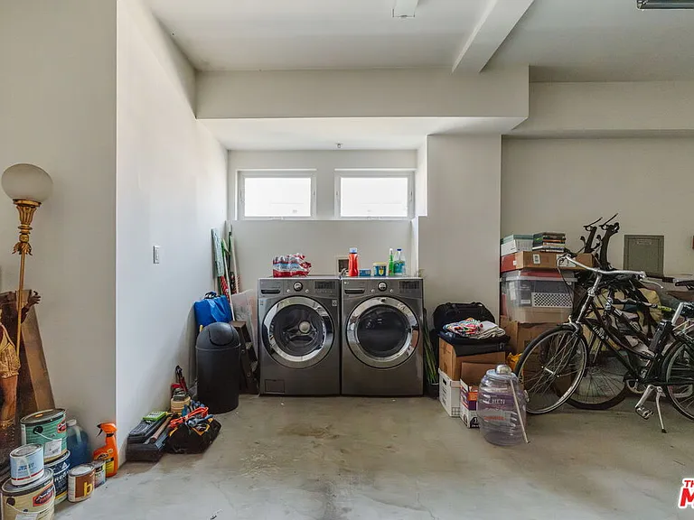 6072 Pickford St — Photo 41
