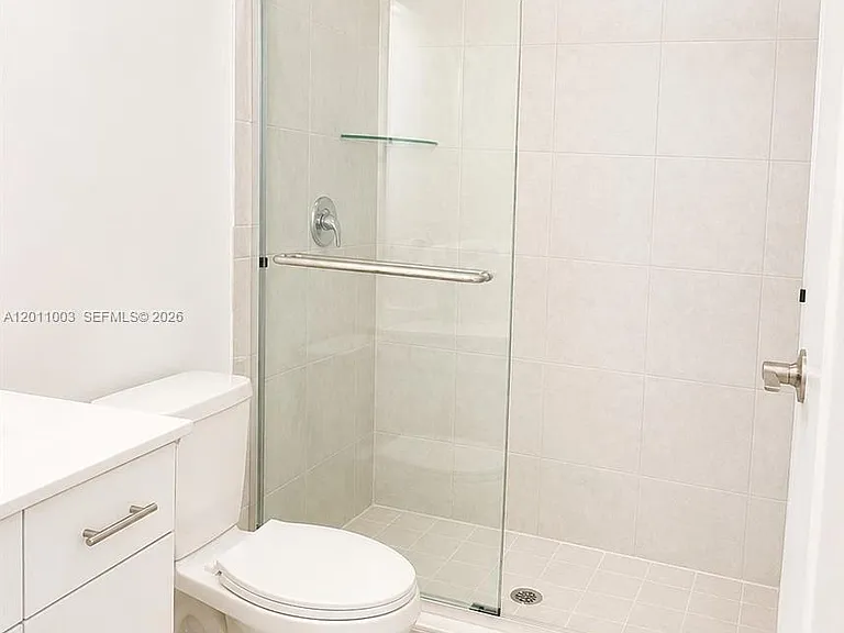 925 NE 211th St #925 — Photo 7