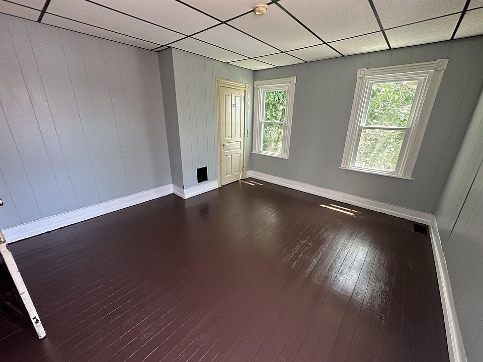 1st image of 722 E King St #17094873