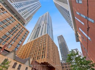 28 Widmer St #3226, Toronto, ON M5V 0T2