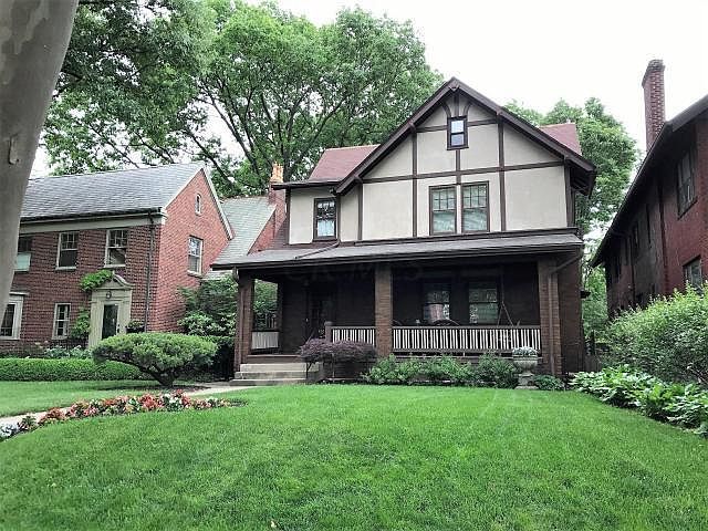 1st image of 836 N Park St