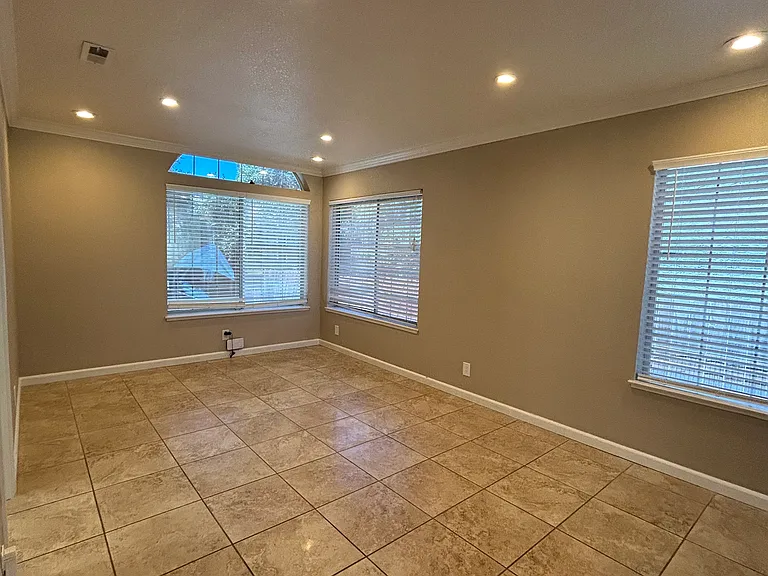4416 Folsom Dr — Photo 14